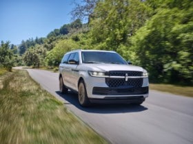 2025 Lincoln Navigator L Black Label Crystal White